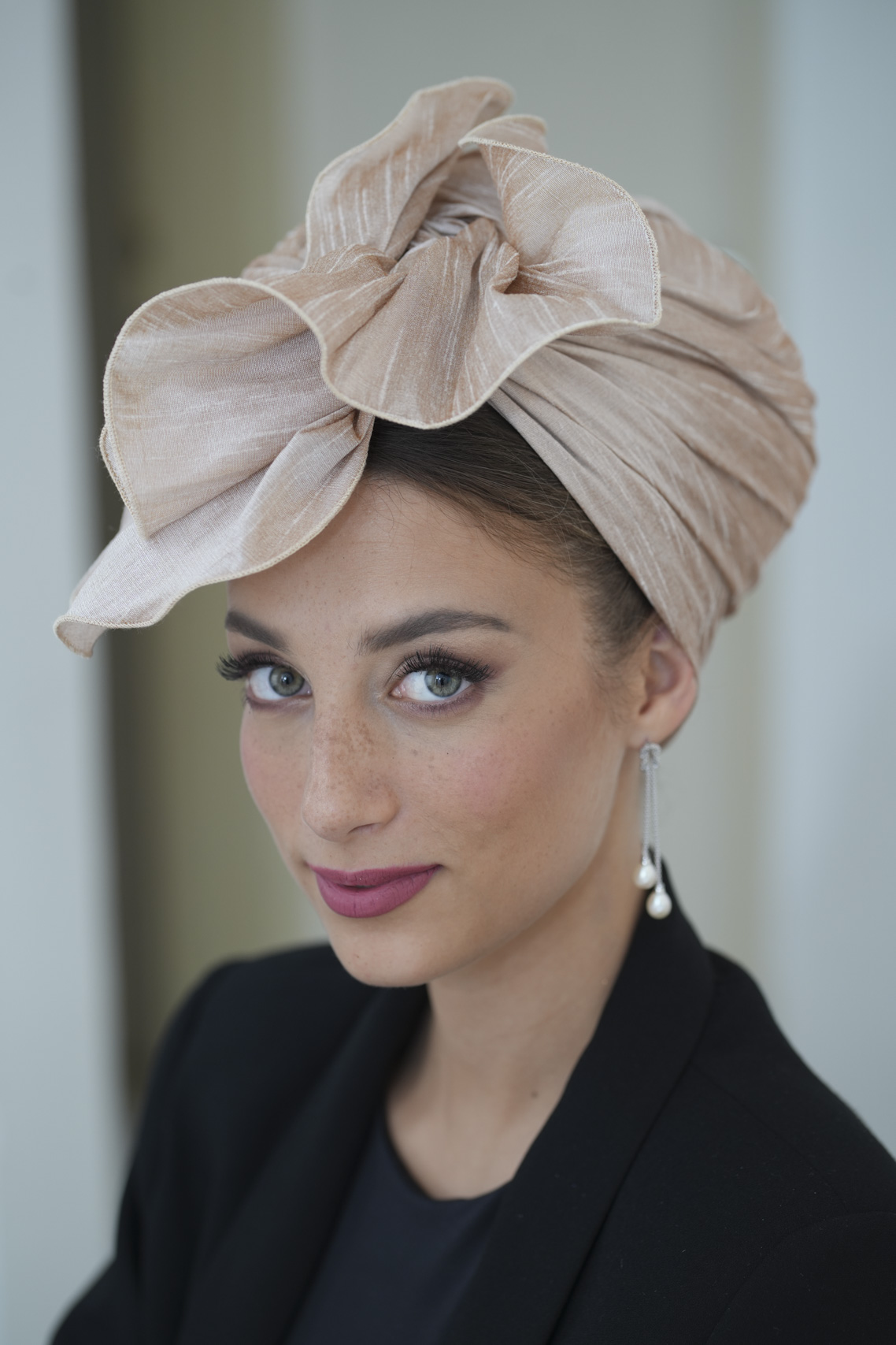 Headscarf Evening Vogue – Beige Silk Style