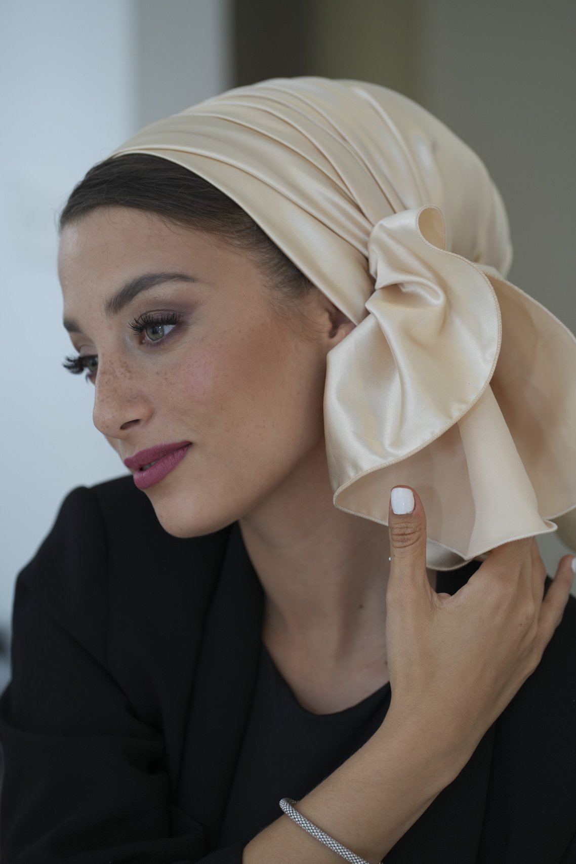 Headscarf Evening Beige Satin