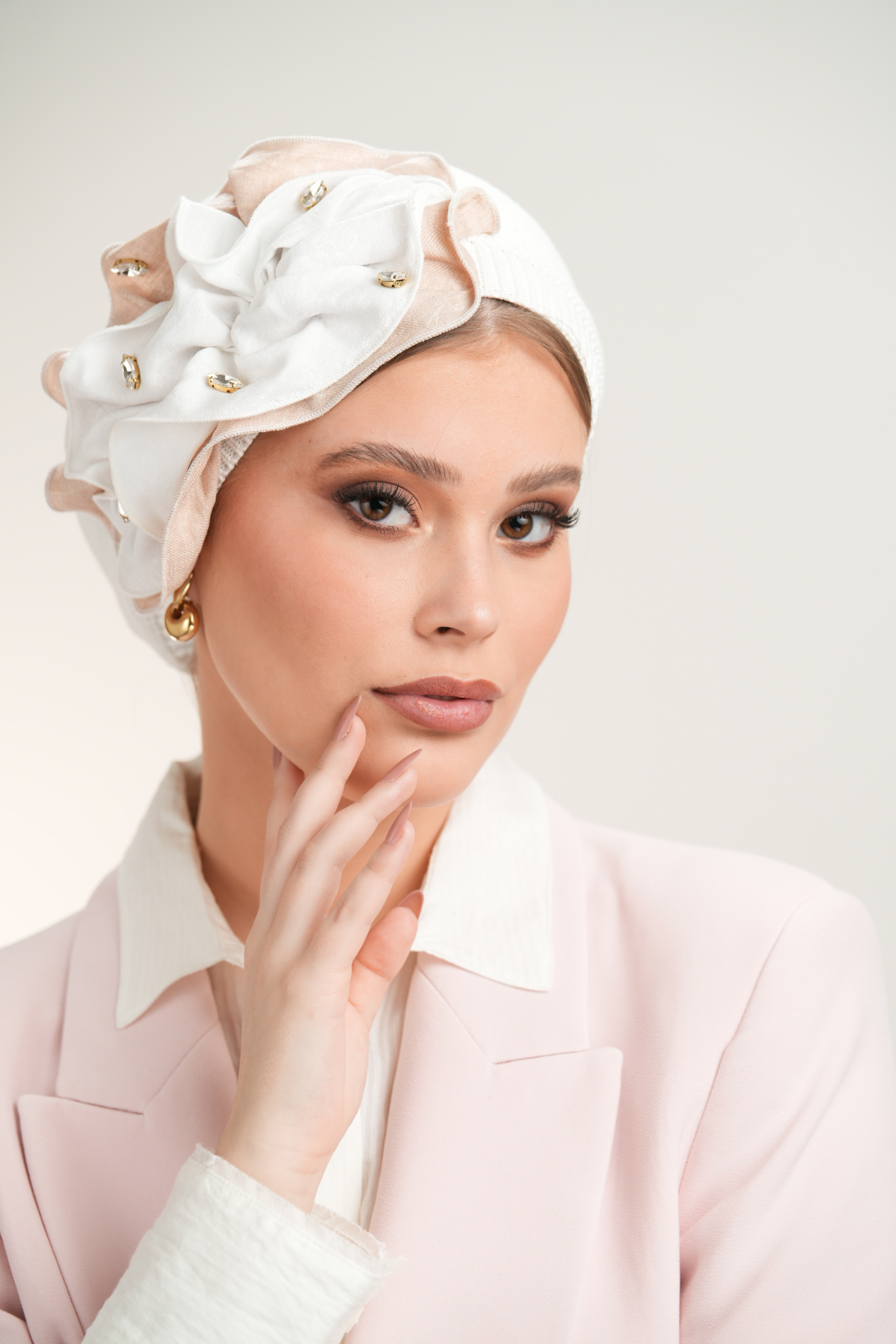 White Beret with beige & white flowers with diamonds