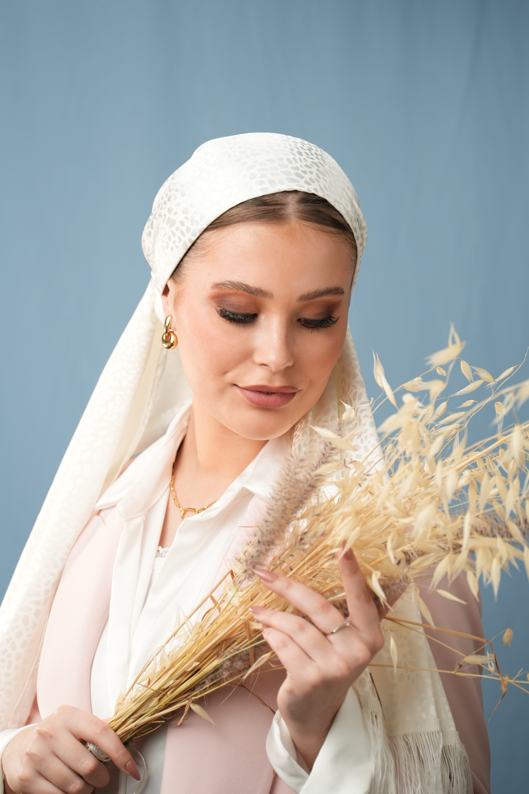 Long White headscarf with/without White or Black fringes