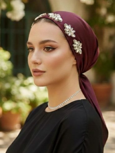 Triangle headscarf with crystal design