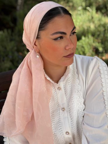 Pink Evening headscarf with brilliant flowers