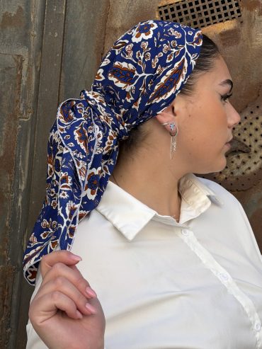Triangle Headscarf blue brown and white
