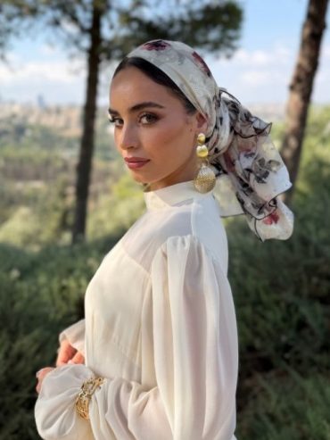 Printed Evening headscarf Grey with Burgundy and Black Flowers