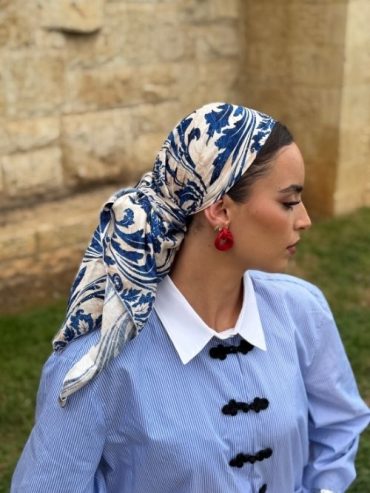 Printed Triangle headscarf Blue and White